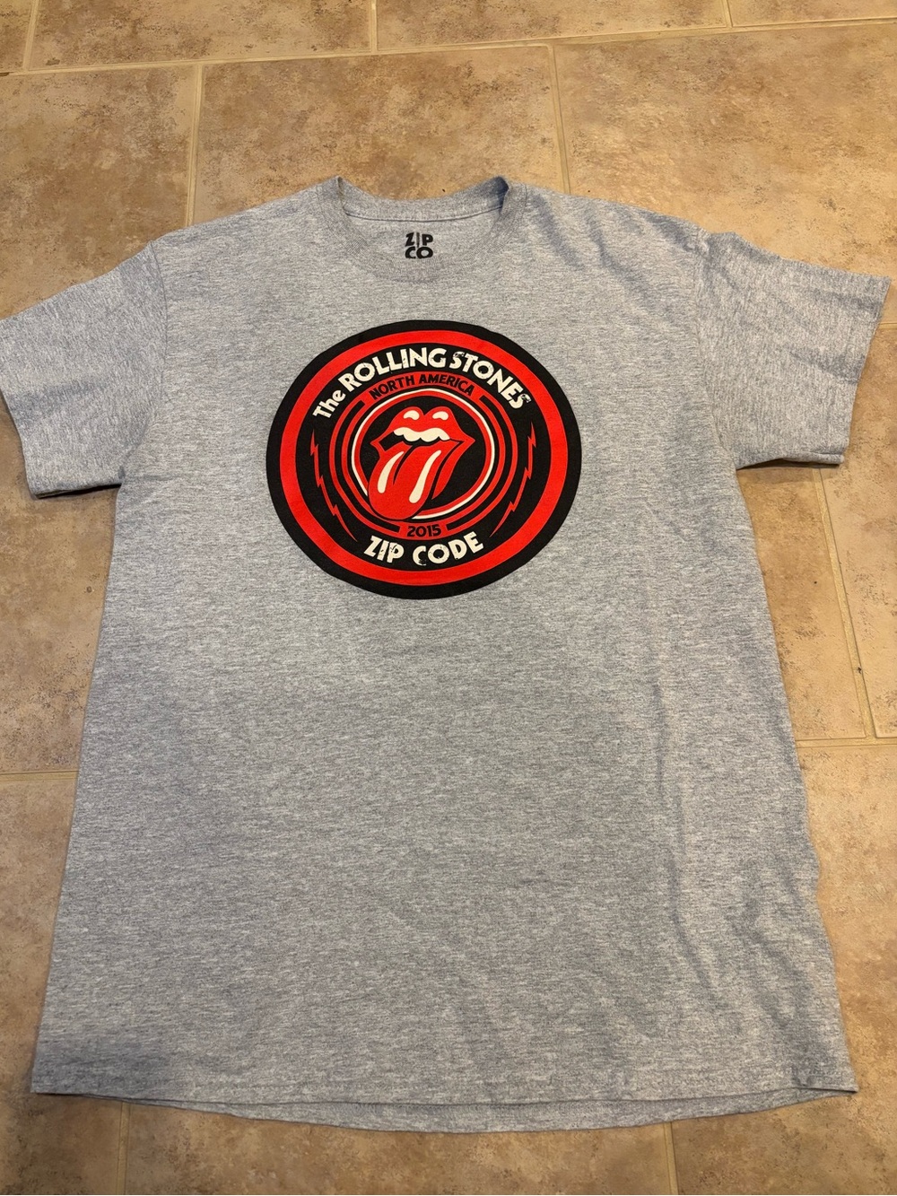 Rolling Stones Zip Code Tour 2015 Gray Tee w/ Red & Black Logo Men’s Medium